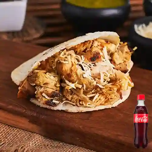 Combo Arepa de Pollo + Coca-Cola Sabor Original 400 ml