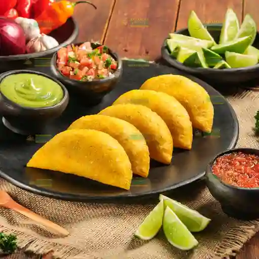 Empanada de Arroz con Carne