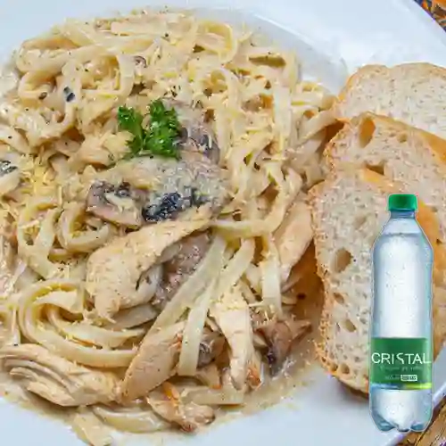 Fetuchelli alfredo + cristal con gas 500