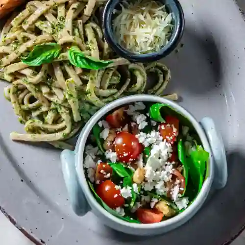 Pasta Almendra Pesto con Pollo