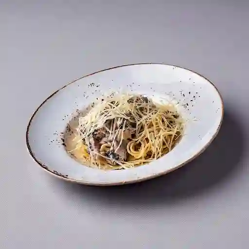 Espagueti con Pollo y Champiñon