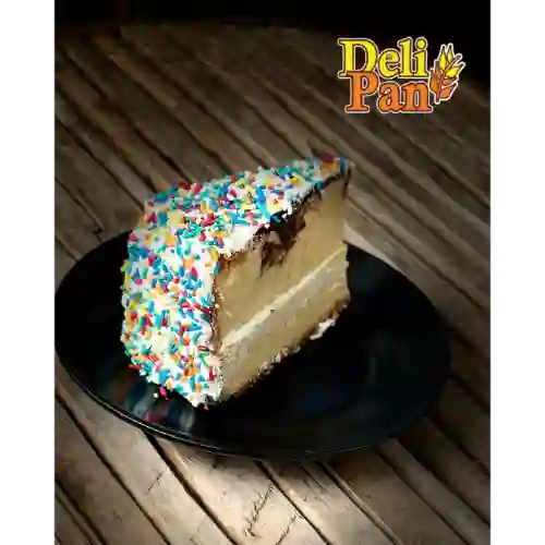 Porcion de Torta Cubierta Chispitas