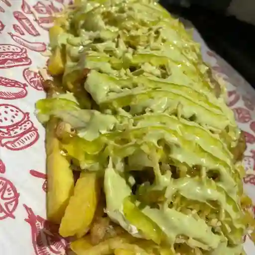 Salchipapa de Chorizo y Butifarra