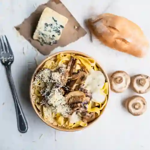 Pasta con Champiñones y Queso Azul