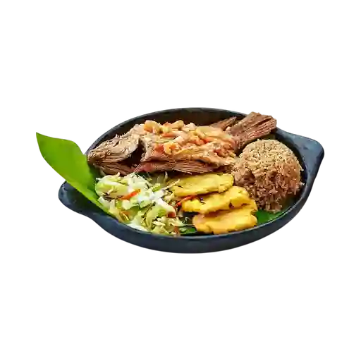 Mojarra en Salsa de Camarón