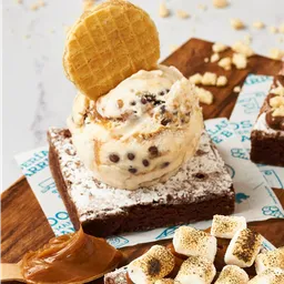 Brownie Engallado con Helado