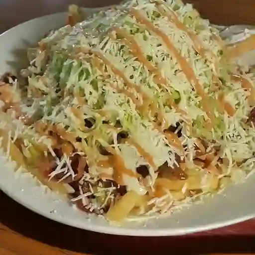 Salchipapa costeña