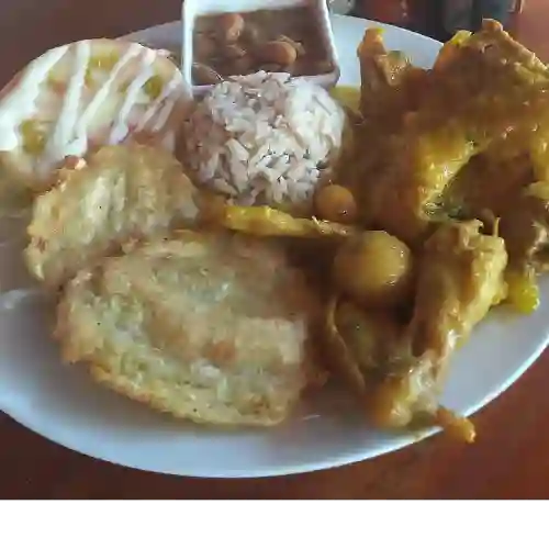 Gallina en Salsa de Coco