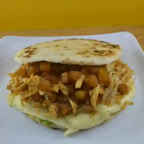 Arepa de Pollo con Maduro