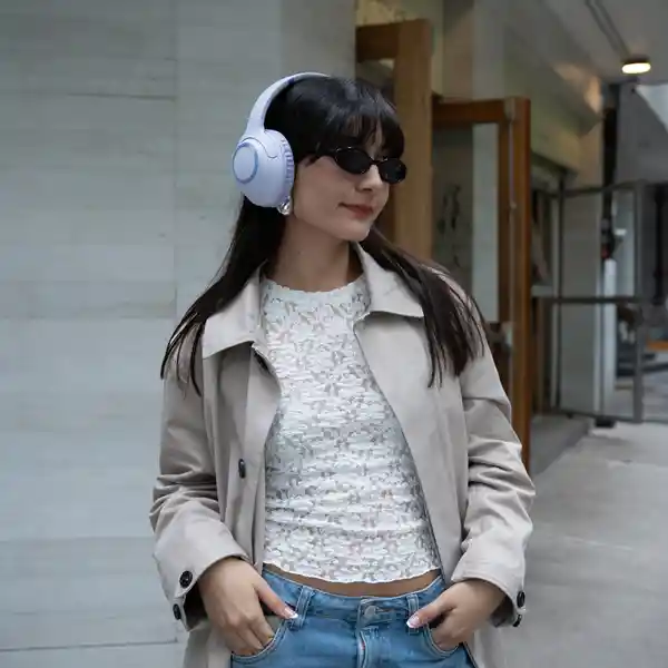 Audífonos Inalámbricos Life is For Fun Morado Mod Wb205 Miniso