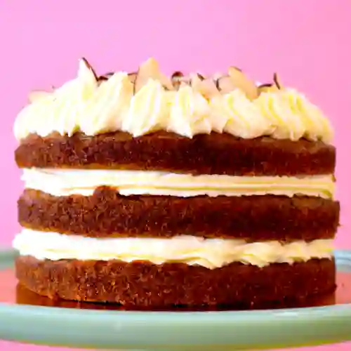 Torta de Zanahoria con Nueces Mediana