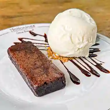 Brownie con Helado