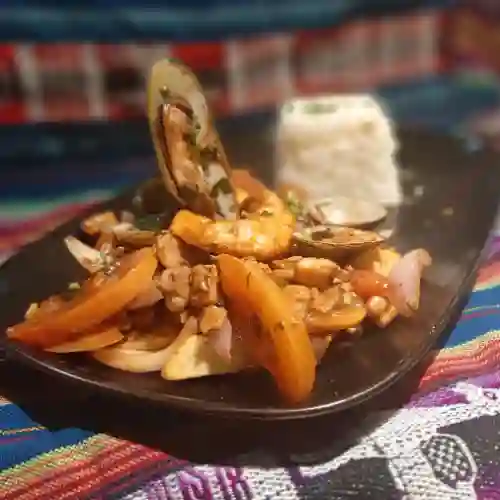 Saltado de Mariscos