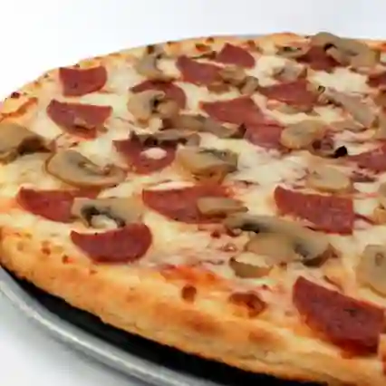 Pizza salami y champiñones mediana