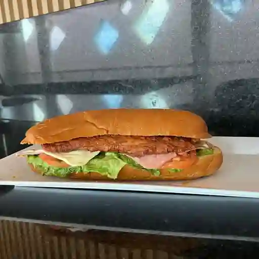 Sándwich de milanesa de pollo