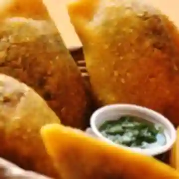 3 Empanadas Rusticas de Pollo Desmechado