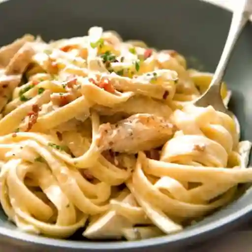 Pasta Carbonara con Pollo