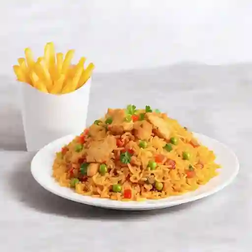 Arroz Thai Con Chicharron Y Pollo