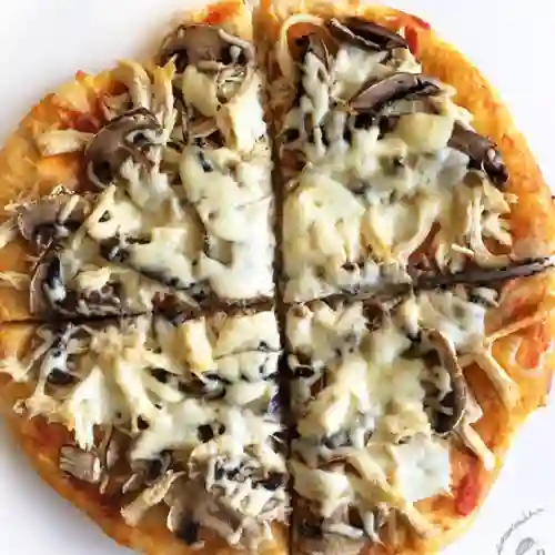 Pizza de Pollo y Champiañones