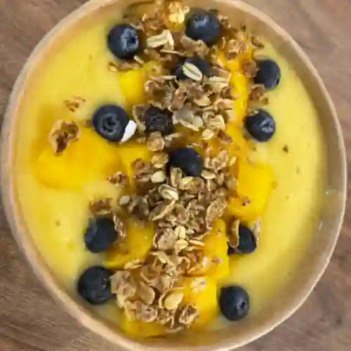 Smoothie Bowl de Mango y Arándanos