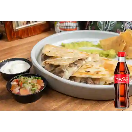 Combo Quesadilla Cochinita Pibil +Cocacola Orig 300ml