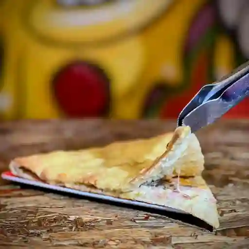 Pizza doble queso porción
