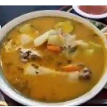 Sopa de Pollo Asado Contendor Grande 24