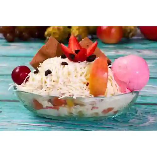 Ensalada de Frutas Corriente con Helado