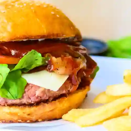 Burger Clásica con Bbq Lucius