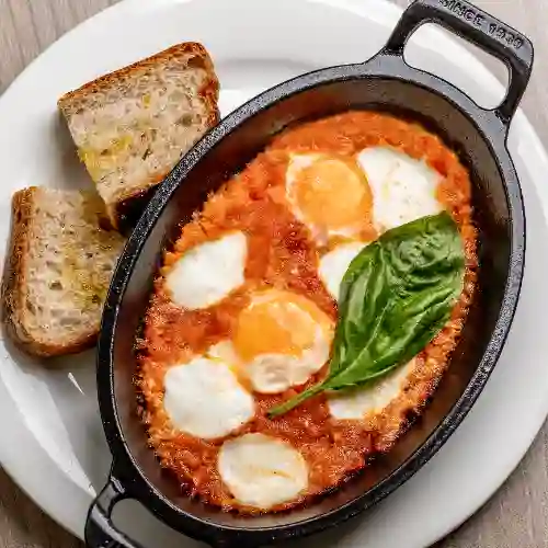 Huevos en Salsa Pomodoro