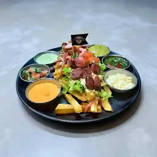 Papas con Chicharrón y Chorizo