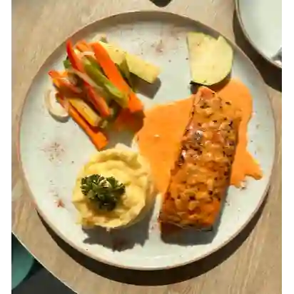 Salmón en Salsa Pomodoro