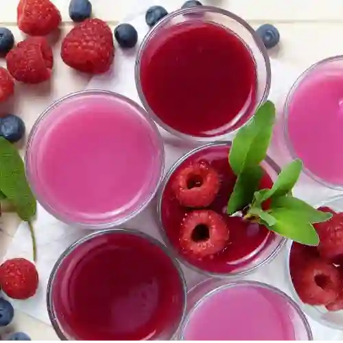 Jugo de Frutos Rojos en Agua