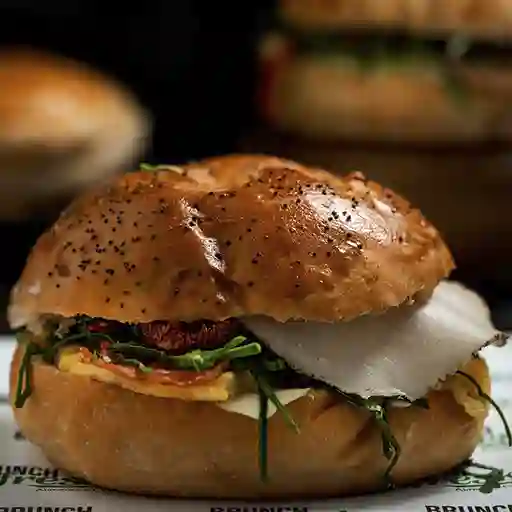 Bagel jamón pavo huevo