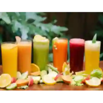Jugos Naturales en Agua