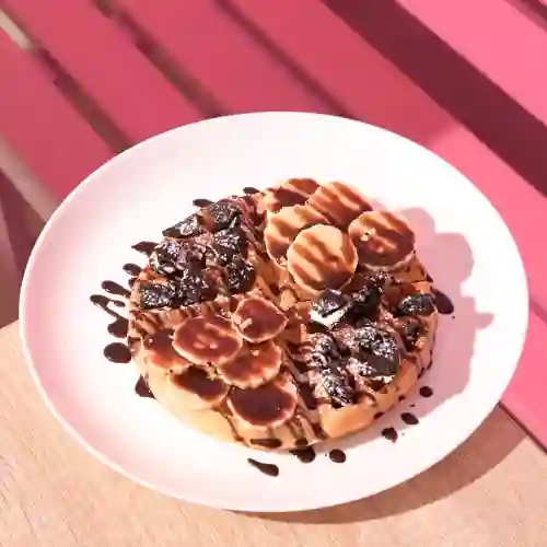 Waffle Banano Oreo + Chocolate Hersheys