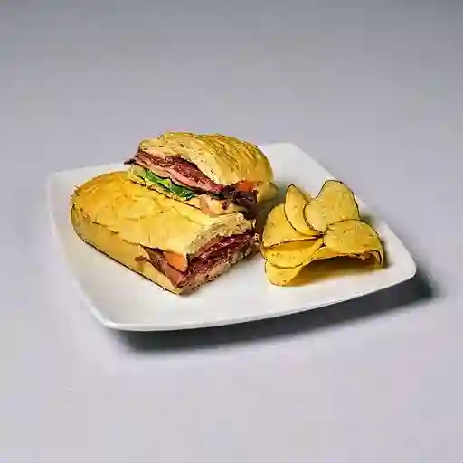 Sándwich Especial de Carnes