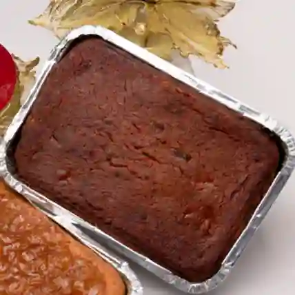 Torta de ciruelas con especias envinada