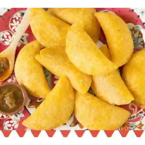 Empanadas de Papa y Carne Desmechada X30