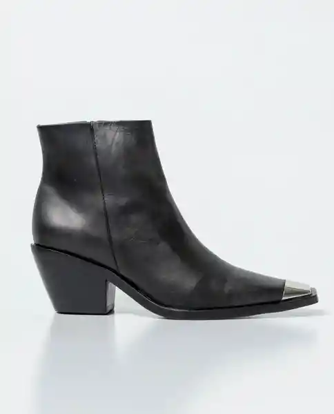Botas Timeless Femenino Negro Sombrío Ultra Oscuro 35 Chevignon
