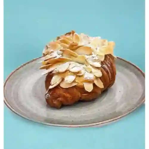 Croissant con Almendras
