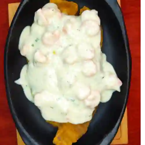 Bagre Salsa de Camarones