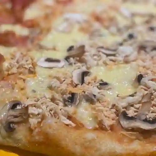 Pollo Champiñón - Mediana (6 Porciones)