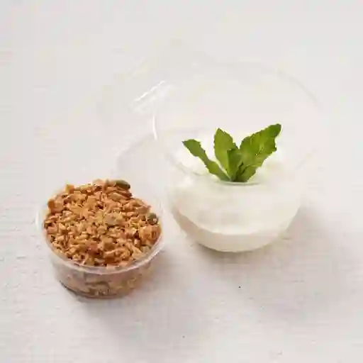 Yogurt griego con granola