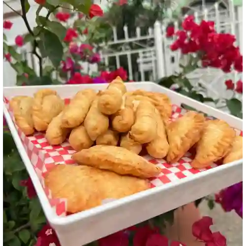 Combo 20 Deditos y 20 Empanaditas