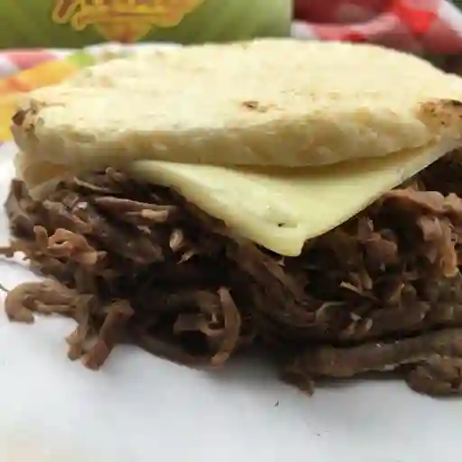 Arepa de Pura Carne