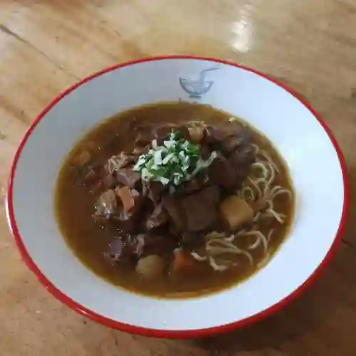 Ramen de Carne de Res Estofada