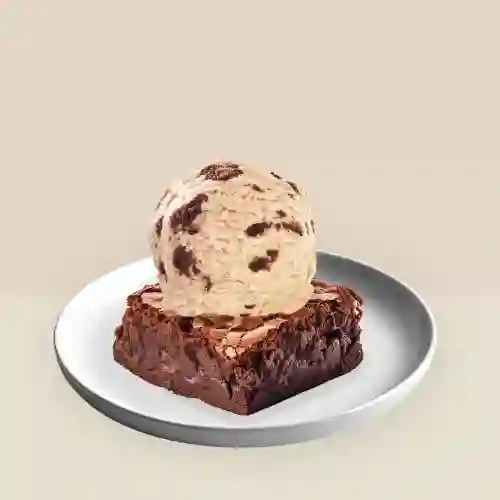 Brownie con Helado de Brownie