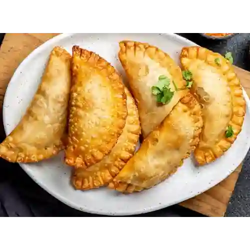 Empanada Pollo Miel Mostaza