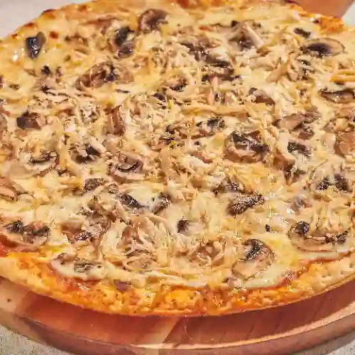 Pizza Pollo y Champiñones